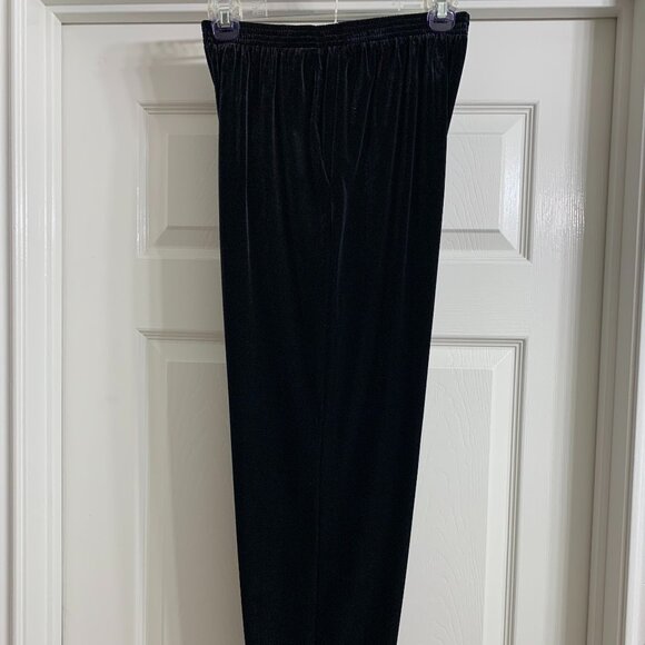 Alfred Dunner Petite Women's Black Velvet Pull-on Pants, Size 8P - Picture 1 of 5